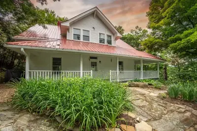 Image de 4br Farmhouse in Boone 1m to App St & main street
