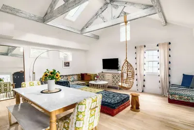 Image de Penthouse Lux by Minty Living