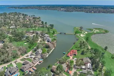 Image de Exquisite Lake Front House w/ Pool & Private Dock