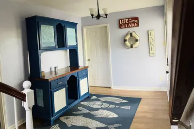 Image de Greg's Lakehouse With Ping Pong Table!