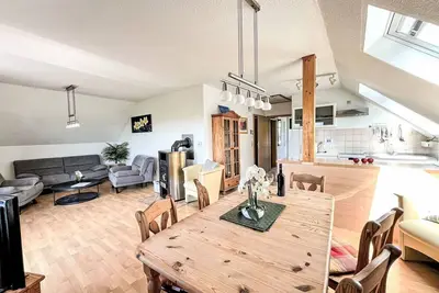 Bel appartement dans une maison de vacances avec Wifi, Tv, terrasse et animaux admis