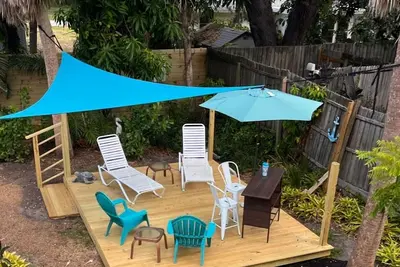 Image de Pet friendly, Newly remodeled cozy home close to beaches and historic downtown.