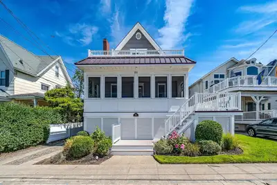 Image de Lots of bedrooms! Close to beach!