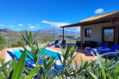 Image de Magnifique Villa, vue 360 degrés, Piscine Chauffée, 6 Pers, Wifi, Bbq, terrasse