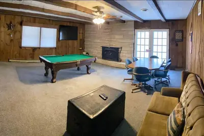 Image de Charming home near Hatfield McCoy trails in Gilbert - Horsepen Creek Retreat