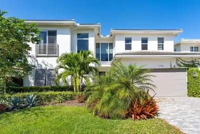 Image de Villa Magnolia- 2 story w/ heated pool, by Viac