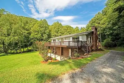 Image de Private Mountain Retreat; Views, Hot Tub, Fire Pit