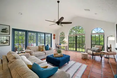 Image de ‘Our Encanto’ -quiet golf course view-Tampa suburb