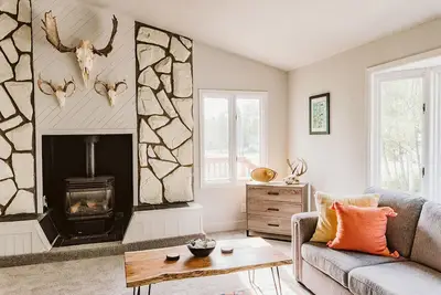 Image de Spacious and Cozy Home in Palmer. Mountains Views - 1. 5 mi from downtown Palmer