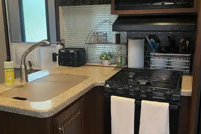 Image de Delightful 2 bedroom Rv with indoor fireplace