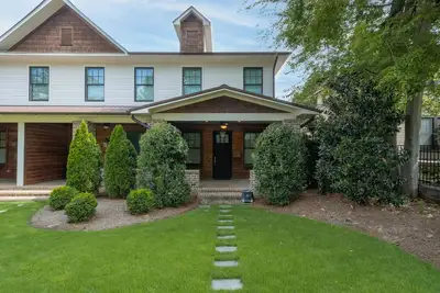 Image de Luxury townhome, Perfect location!