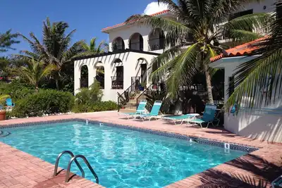 Image de Turtle Nest Inn, Prime Beachfront Apt, Rental Car Included 1399/week