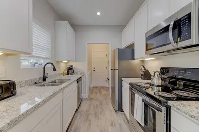 Image de Viva Verde by Heartwood | 10 Mins to Downtown