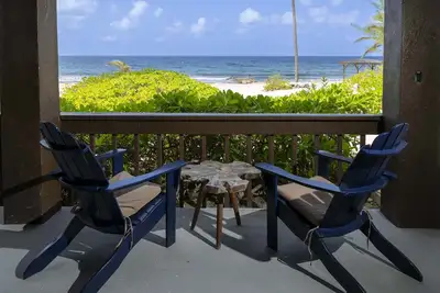 Image de Featherstone - Downstairs Beach Front Apartment