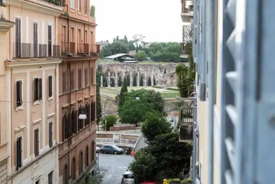 Image de Cozy and bright apartment near the Colosseum