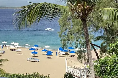 Image de Luxury 5th Fl Penthouse Hill Top Condos, Playa Alicia Beachfront Exquisite Views