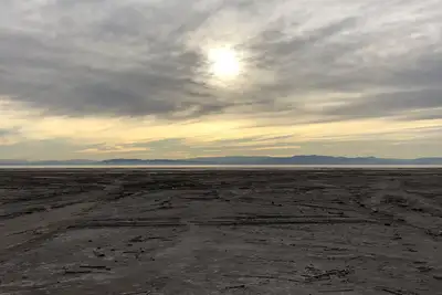 Image de True Off-the-Grid Desert Camping