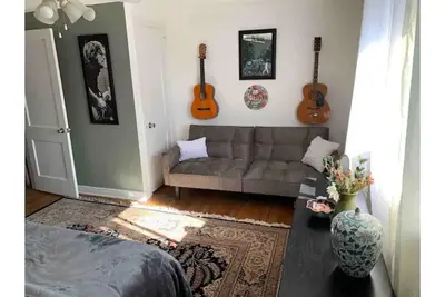 Image de Lancaster Musically Inspired Home Downtown Sleeps6