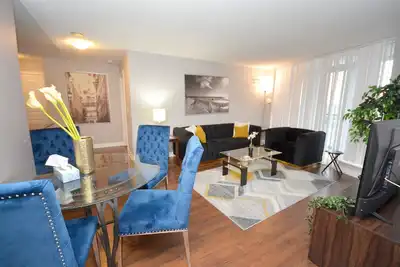 Image de Furnished 3Br suites near Square One Mall