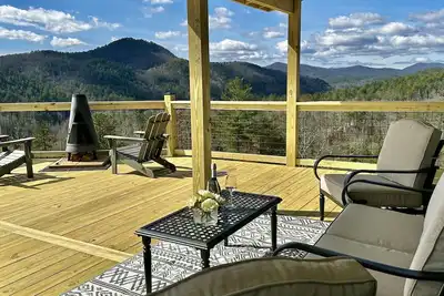 Image de Views! Mountain Sunsets & Stars! - The Green Cabin