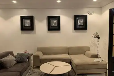 Appartement luxueux et calme à 50 mètres de la mer. et vue sur mer