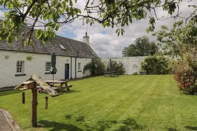 Image de Fordie South Cottage, family friendly, with a garden in Comrie