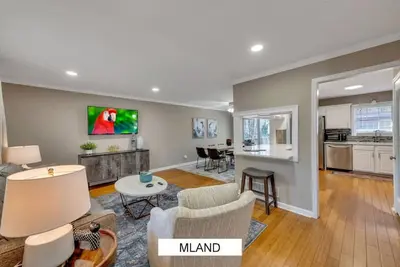 Image de Ath · Entire Home - Pets and long stays - Fenced yard