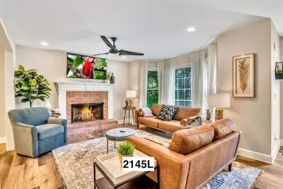 Image de Lindley Lane 2145 · 4br Fenced Yd Next to Creek/Nature Trail (2145l)