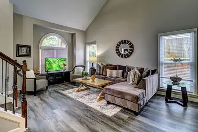 Image de Victory Gate · Ath - Johns Creek-3br-Fenced-Pet Friendly