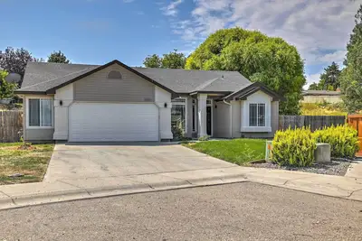Image de Quiet Nampa Home w/ Game Room & Hot Tub!