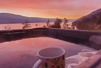 Image de 2 waterfront suites w paddle boarding/kayaking