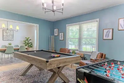 Image de The Gornto Getaway- Game room, 4 TVs, King Bed