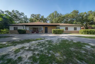 Image de Riverfront ☆ Spacious ☆ Original Mid-Century Ranch