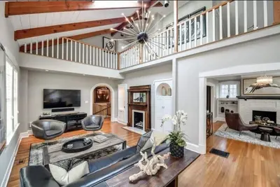 Image de Charming 4 Bedroom Bungalow With Heated Pool Close To Piedmont Park