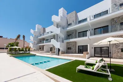 Image de App. de luxe à Arenales del Sol, à 5 minutes de la plage à pied!