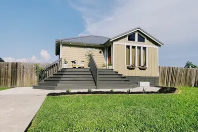 Image de Bonnabel Haus w/ Stocktank Pool ft. on Diy Network