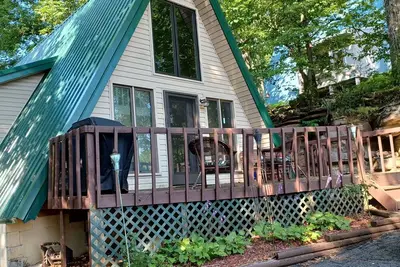 Image de Cozy Lake Themed A-frame by Dale Hollow Lake\nFALL Special - Price reduced by 25%