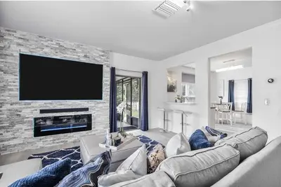 Image de Spacious Tampa Home 4bed 3bath + Game Room! Great location!