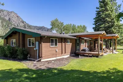 Quigley Brewster Creek Cabin - The views are Amazing!