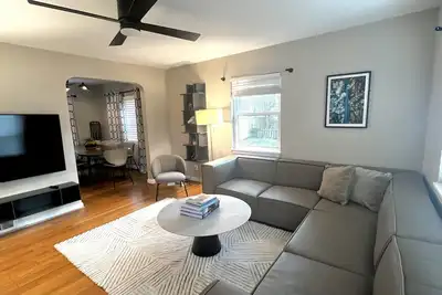 Image de Close to Old Town Alexandria And All Things Dc