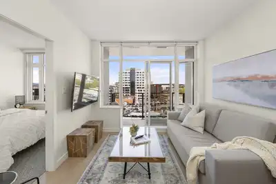 Image de Downtown Victoria Urban Oasis Condo