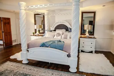 Image de Romantic Honeymoon Suite in Bed & Breakfast