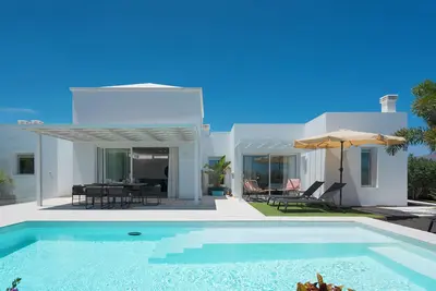 Image de Sunrise 2 | Stylish 3-bedroom villa with private pool