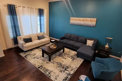 Image de Modern townhome, 5 minutes from Dfw airport!