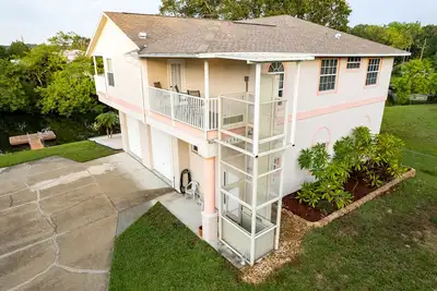 Image de Waterfront home great for family gatherings or weekend getaways! Pet-friendly