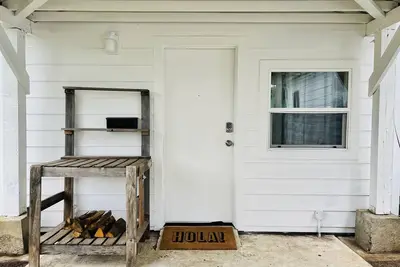 Comfortable Stay Near Downtown, Airport, Food Carts, Etc