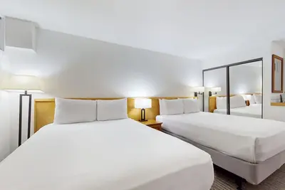 Image de Main Street studio - pool & hot tub - walk to lifts, dog-friendly, ground-floor