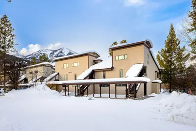 Image de Cozy end condo with fireplace & washer/dryer - near Teton Village & Jackson