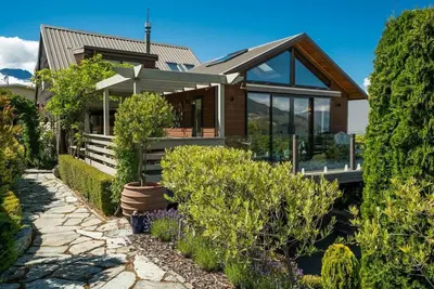 Image de Sublime Escape - Central, Spacious & Stunning Views