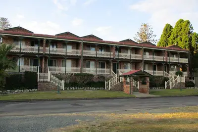 Image de Birchgrove Terrace Unit 6 - 3 Bedroom Opposite Lake And Reserve